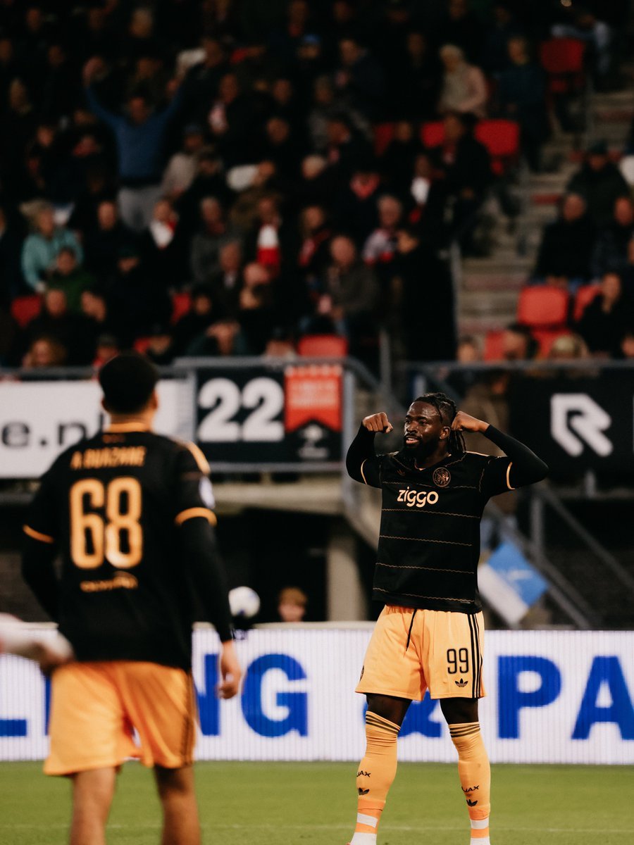 Ajax wint met 2-1 bij Sparta en profiteert van puntenverlies concurrenten
