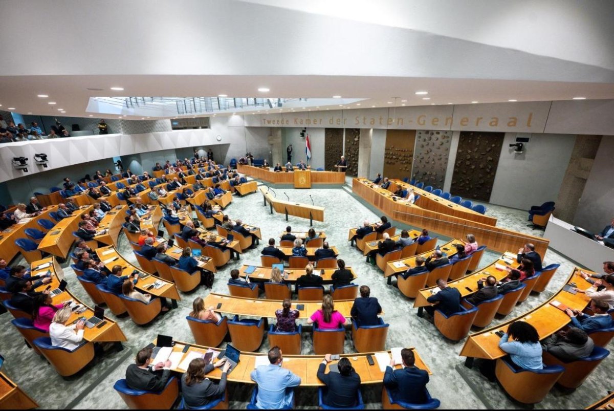 JA21 en SGP stellen voorwaarde aan kabinet: strenger asielbeleid in ruil voor steun aan belastingplan